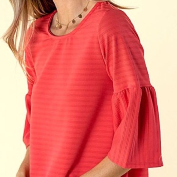 Bell Sleeve Textured Blouse M-L - Picture 5 of 8